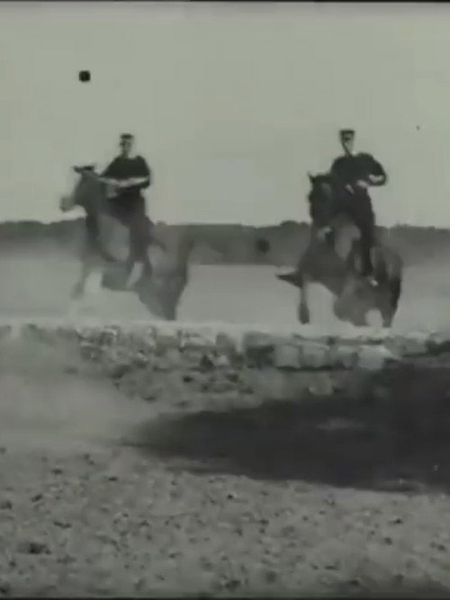 Sauts de barrières par des officiers