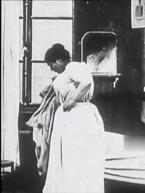 Fille de bain indiscrète