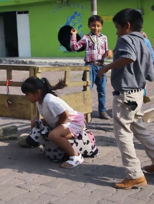 Jaripeo en el río